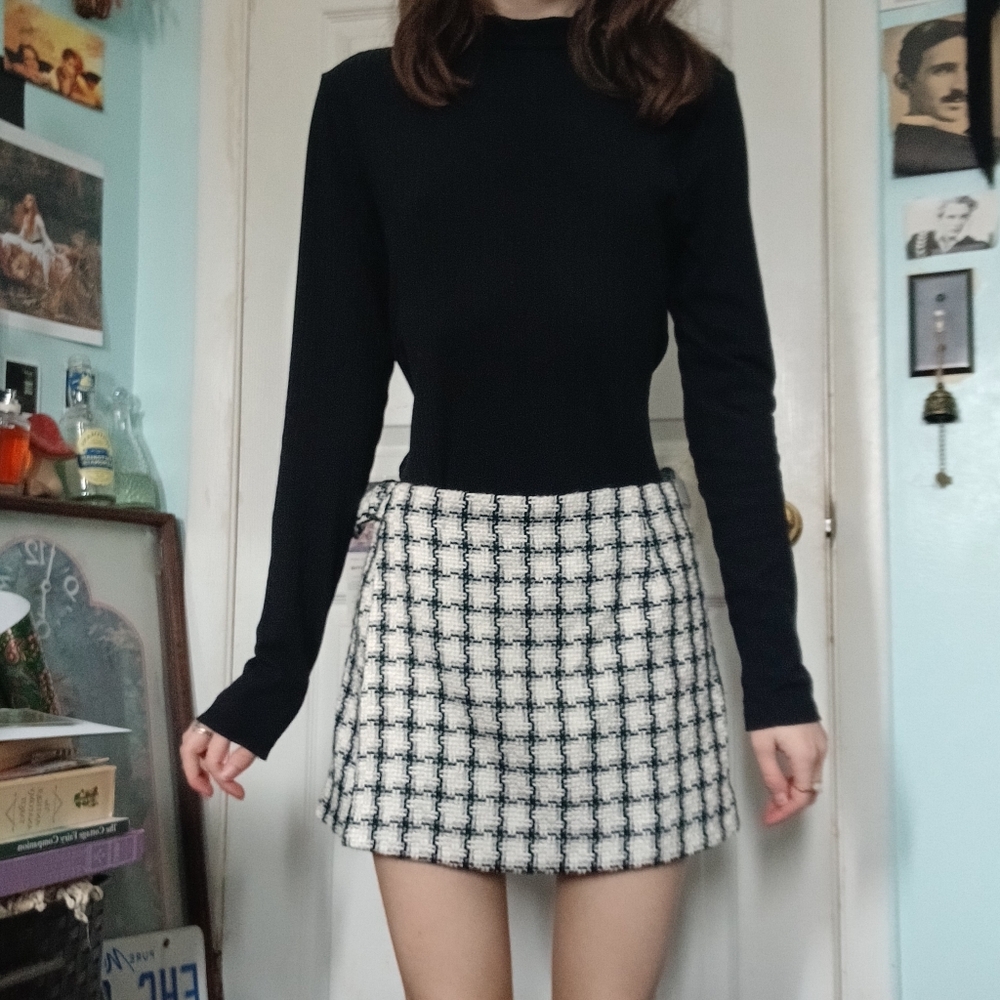 1960's inspired black and white skort